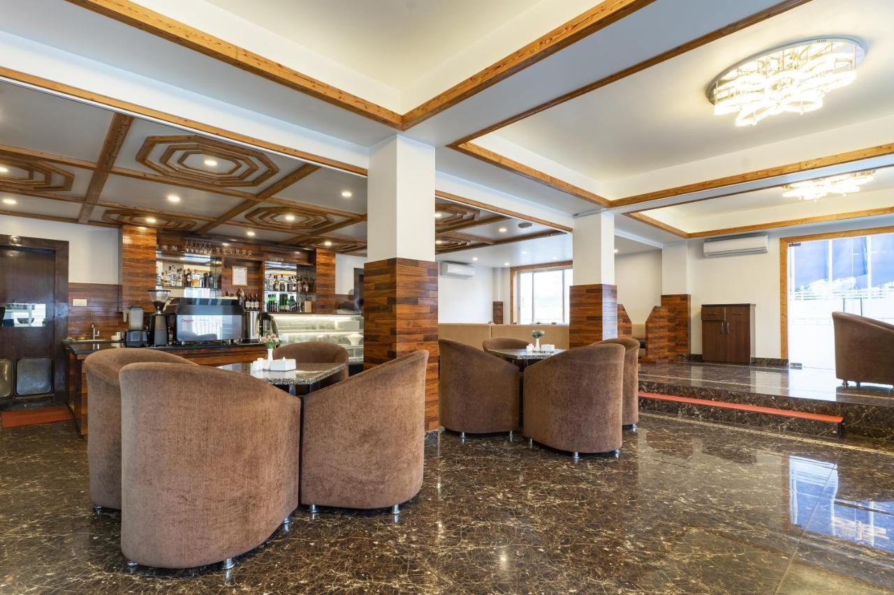 Shangrila Blu Hotel Lalitpur Extérieur photo